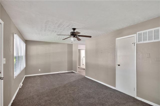 8212 E 111th Terrace, Kansas City, MO 64134
