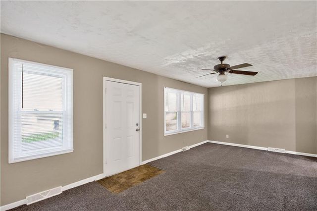 8212 E 111th Terrace, Kansas City, MO 64134