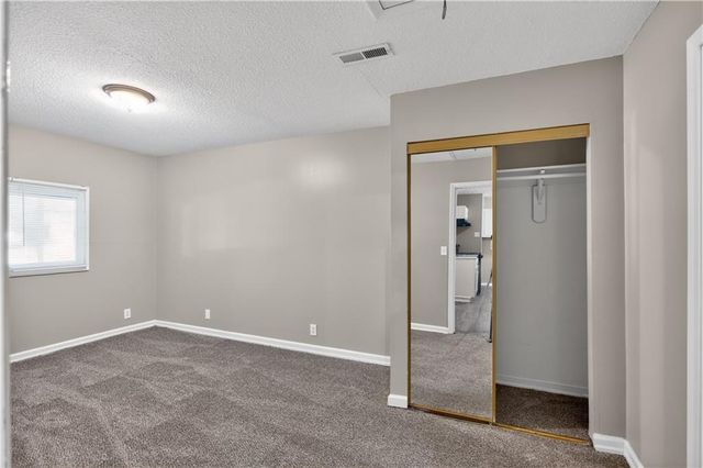 8212 E 111th Terrace, Kansas City, MO 64134