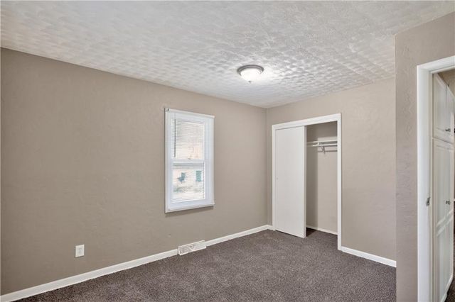 8212 E 111th Terrace, Kansas City, MO 64134