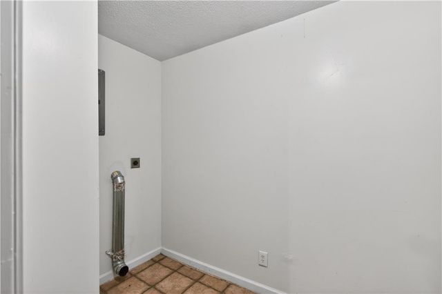 8212 E 111th Terrace, Kansas City, MO 64134