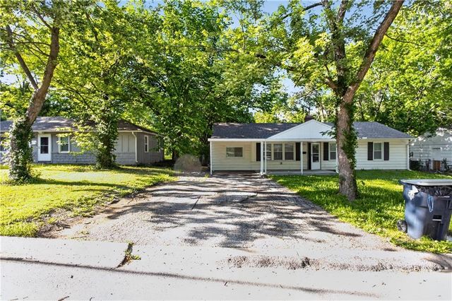 8212 E 111th Terrace, Kansas City, MO 64134