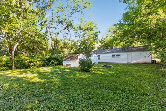 8212 E 111th Terrace, Kansas City, MO 64134