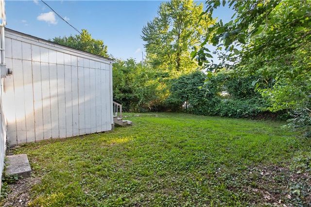 8212 E 111th Terrace, Kansas City, MO 64134