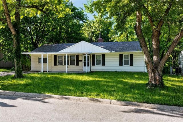 8212 E 111th Terrace, Kansas City, MO 64134