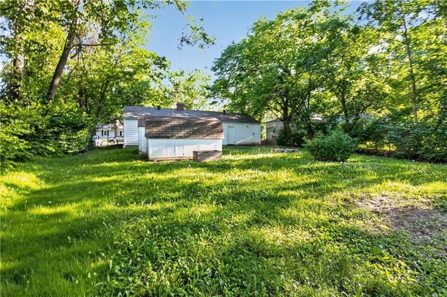 8212 E 111th Terrace, Kansas City, MO 64134