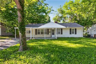 8212 E 111th Terrace, Kansas City, MO 64134