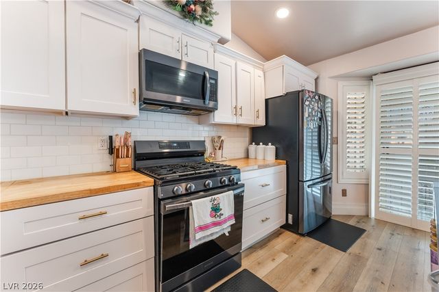 1929 Grand Prairie Avenue, North Las Vegas, NV 89032