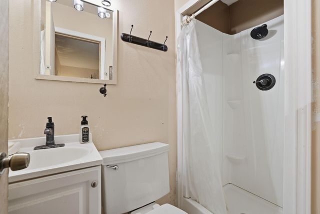 10922 Ivyridge Road, Houston, TX 77043