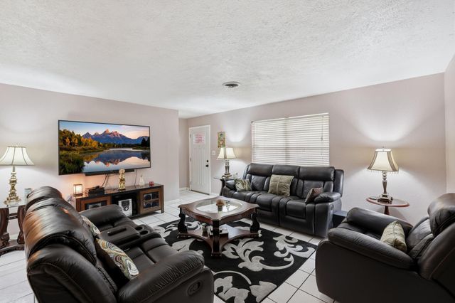 10922 Ivyridge Road, Houston, TX 77043