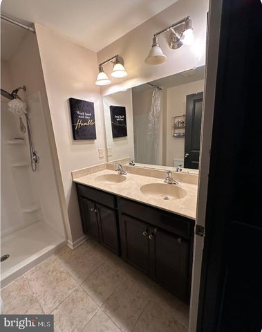 19 ROWAND WAY E, Clementon, NJ 08021