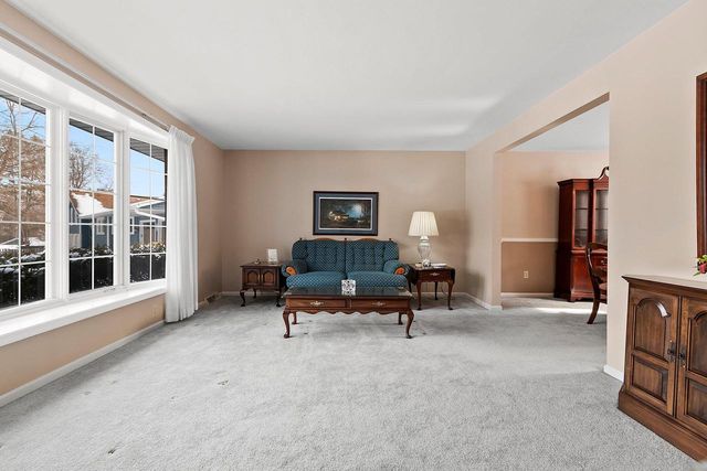 1624 ST CHRISTOPHER COURT, Green Bay, WI 54304