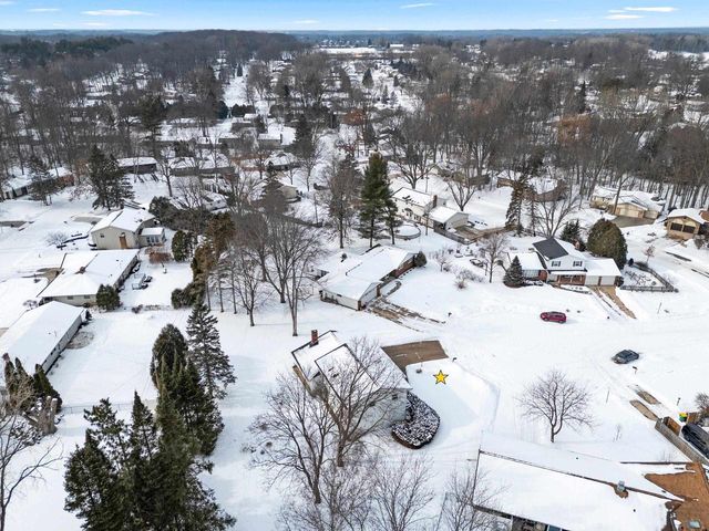 1624 ST CHRISTOPHER COURT, Green Bay, WI 54304