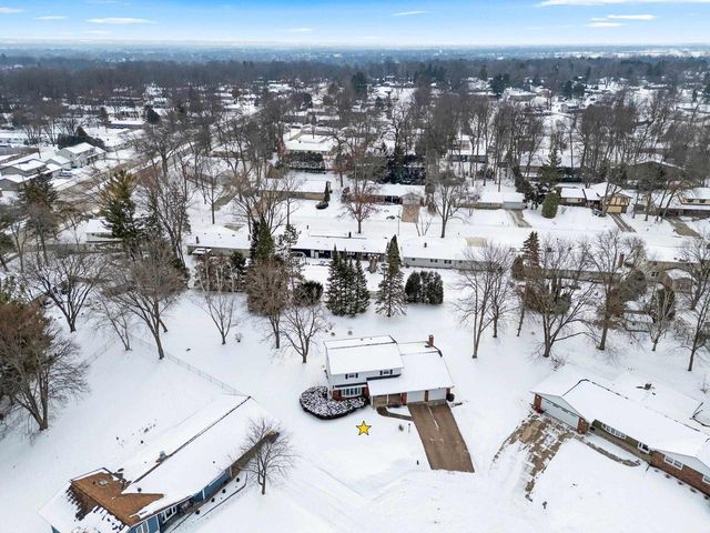 1624 ST CHRISTOPHER COURT, Green Bay, WI 54304