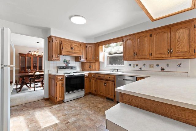 1624 ST CHRISTOPHER COURT, Green Bay, WI 54304