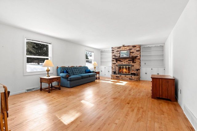 1624 ST CHRISTOPHER COURT, Green Bay, WI 54304