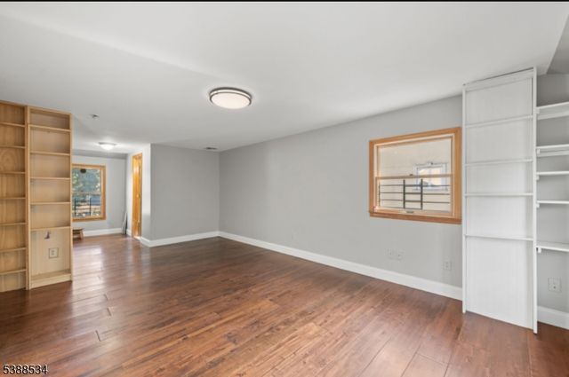 136 Haroldson Pl, Pompton Lakes Boro, NJ 07442