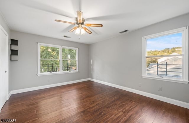 136 Haroldson Pl, Pompton Lakes Boro, NJ 07442