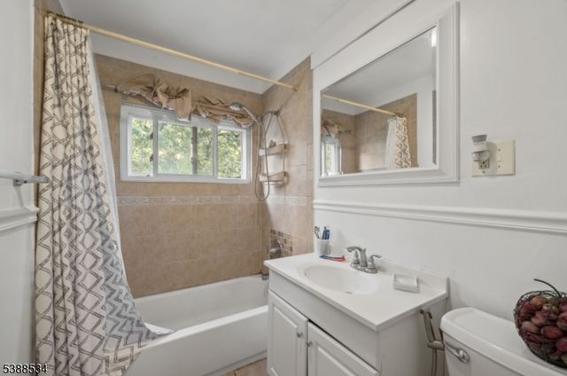 136 Haroldson Pl, Pompton Lakes Boro, NJ 07442