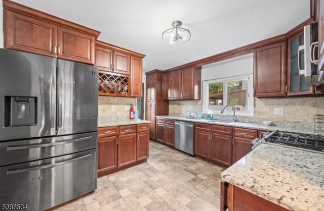 136 Haroldson Pl, Pompton Lakes Boro, NJ 07442
