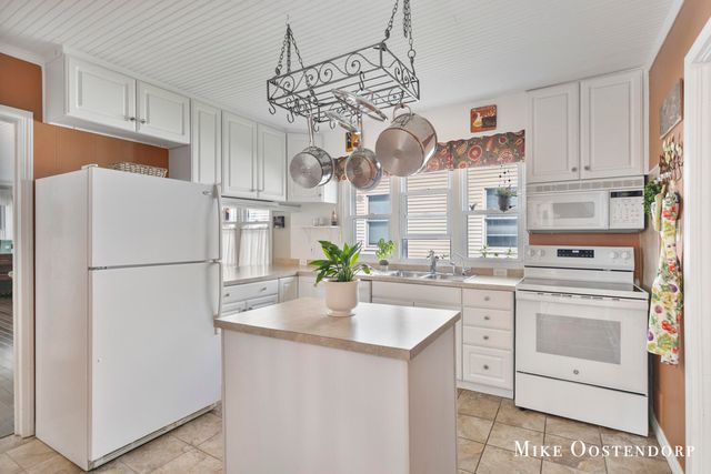 6342 Lakeshore Drive, Saranac, MI 48881