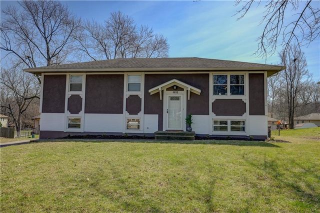 2204 Keystone Place, Blue Springs, MO 64014