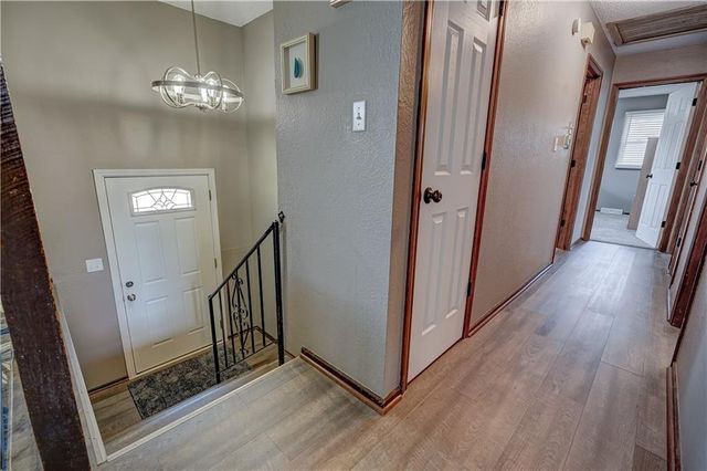 2204 Keystone Place, Blue Springs, MO 64014