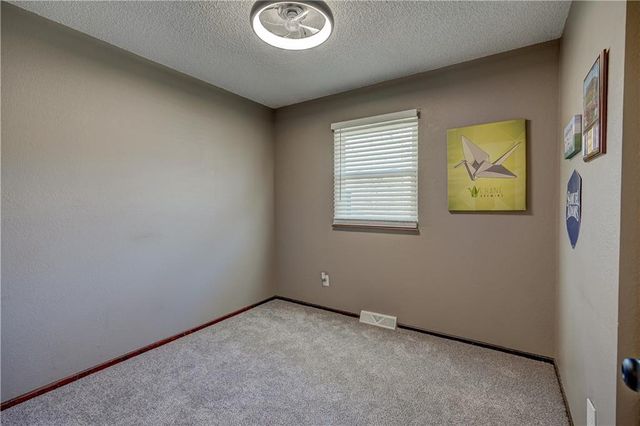 2204 Keystone Place, Blue Springs, MO 64014