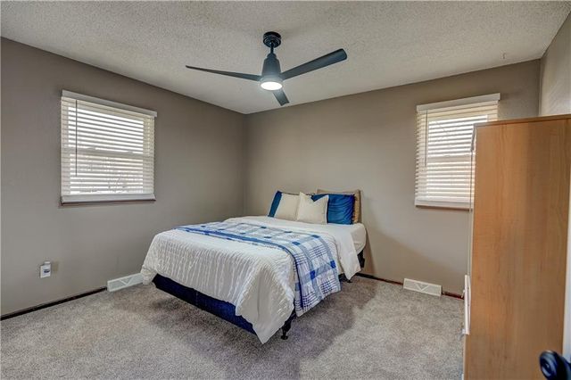 2204 Keystone Place, Blue Springs, MO 64014