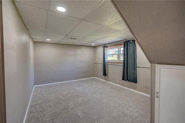 2204 Keystone Place, Blue Springs, MO 64014