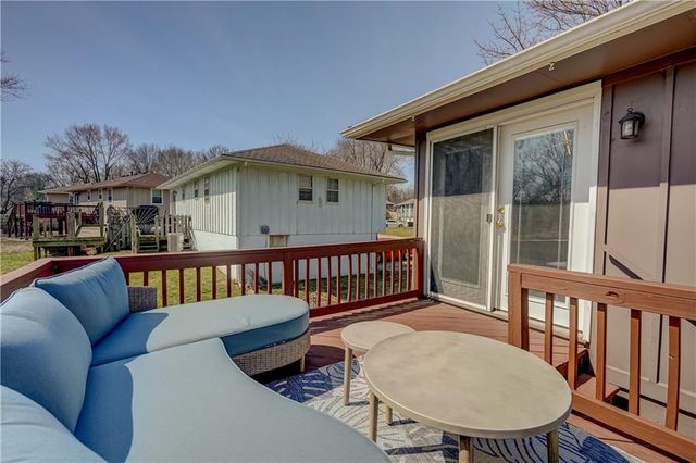 2204 Keystone Place, Blue Springs, MO 64014