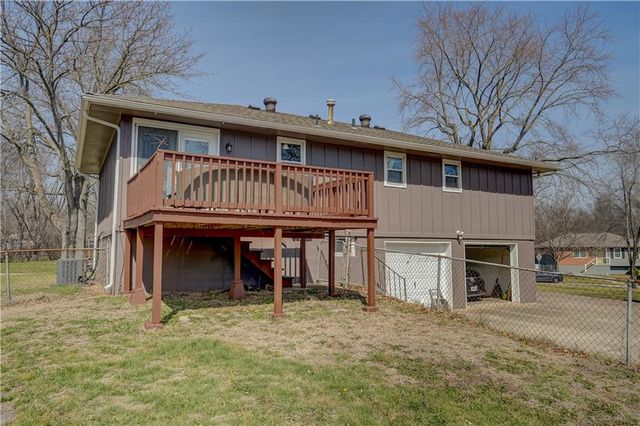 2204 Keystone Place, Blue Springs, MO 64014