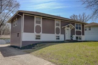 2204 Keystone Place, Blue Springs, MO 64014