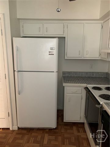 455 Mall Boulevard 36, Savannah, GA 31406