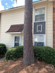 455 Mall Boulevard 36, Savannah, GA 31406