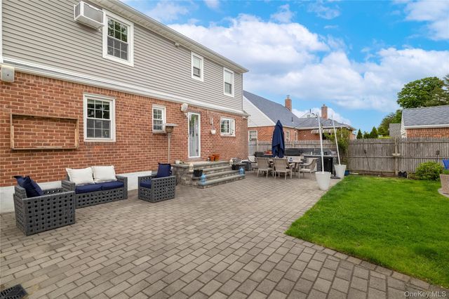 1714 Broadway, New Hyde Park, NY 11040
