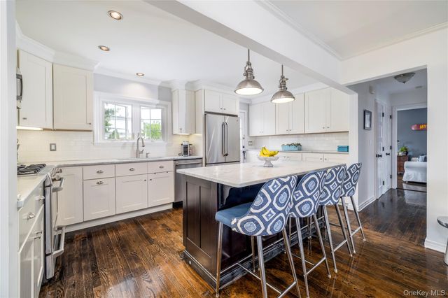 1714 Broadway, New Hyde Park, NY 11040