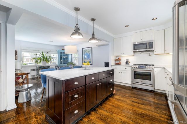 1714 Broadway, New Hyde Park, NY 11040