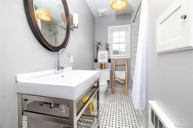 1714 Broadway, New Hyde Park, NY 11040