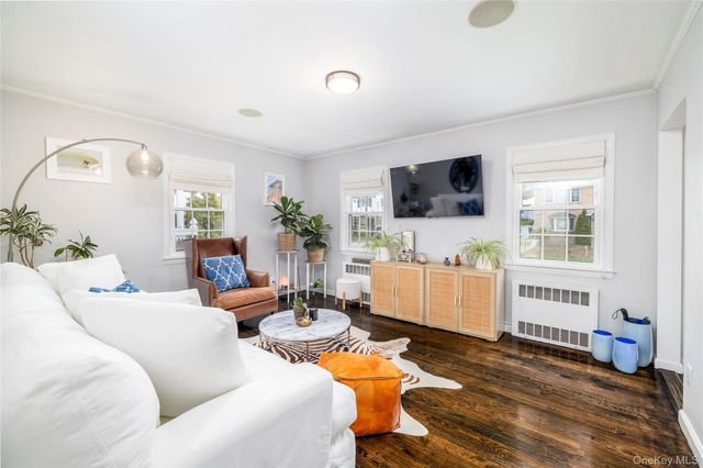 1714 Broadway, New Hyde Park, NY 11040