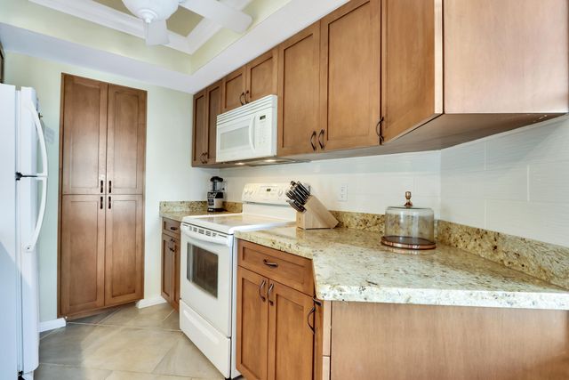 3296 SE Aster Lane, Stuart, FL 34994
