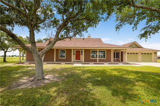 99 N Seakist Lane, Port Lavaca, TX 77979