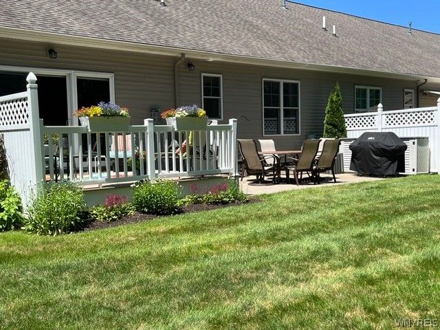 283 Carriage Path Court, Webster, NY 14580