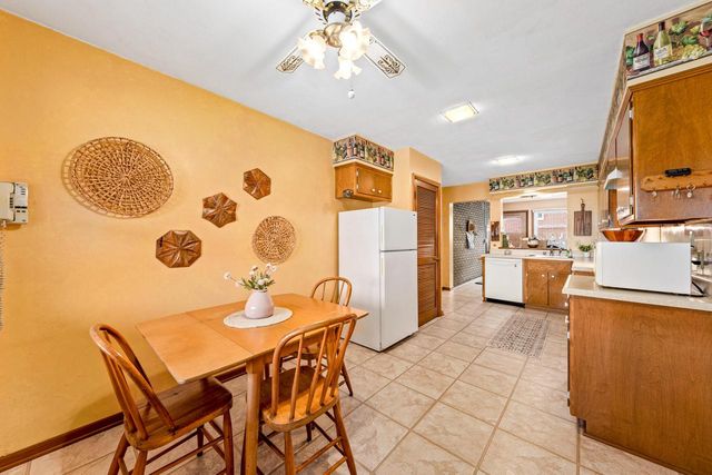 11307 W Garfield AVENUE, Wauwatosa, WI 53226