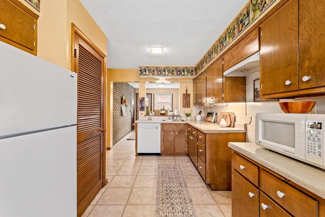11307 W Garfield AVENUE, Wauwatosa, WI 53226