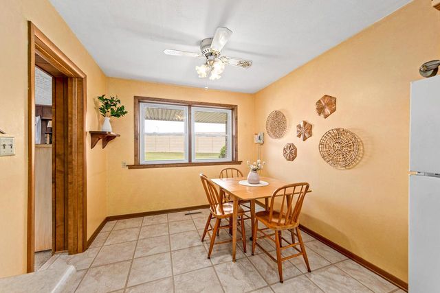 11307 W Garfield AVENUE, Wauwatosa, WI 53226