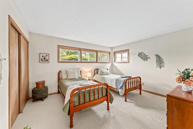 11307 W Garfield AVENUE, Wauwatosa, WI 53226