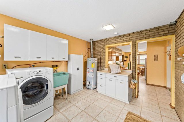 11307 W Garfield AVENUE, Wauwatosa, WI 53226