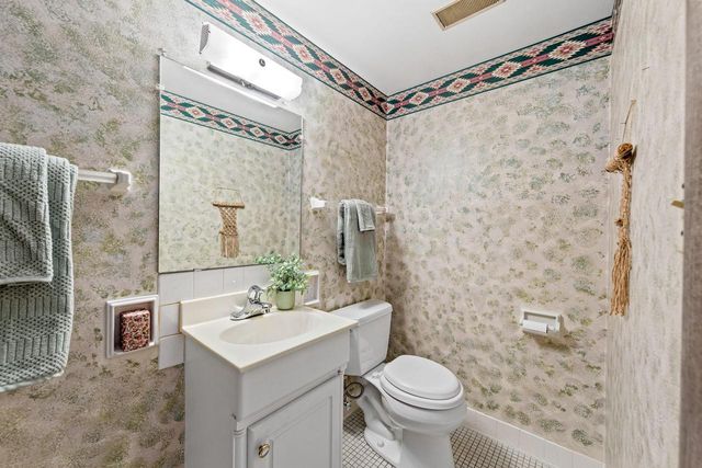 11307 W Garfield AVENUE, Wauwatosa, WI 53226