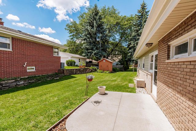 11307 W Garfield AVENUE, Wauwatosa, WI 53226